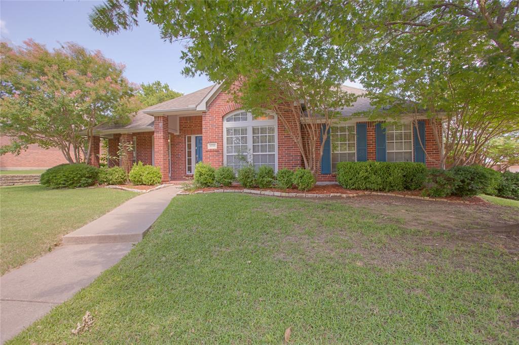 Remodeled September 2023. Beautiful 4 Bedroom, 2 Living, 2 Dining Area, 2 Bath, 2 Car Garage, Single Story home with 2,494 square feet located on at corner lot more than 11,600 square feet. Minimum credit score required is 650.