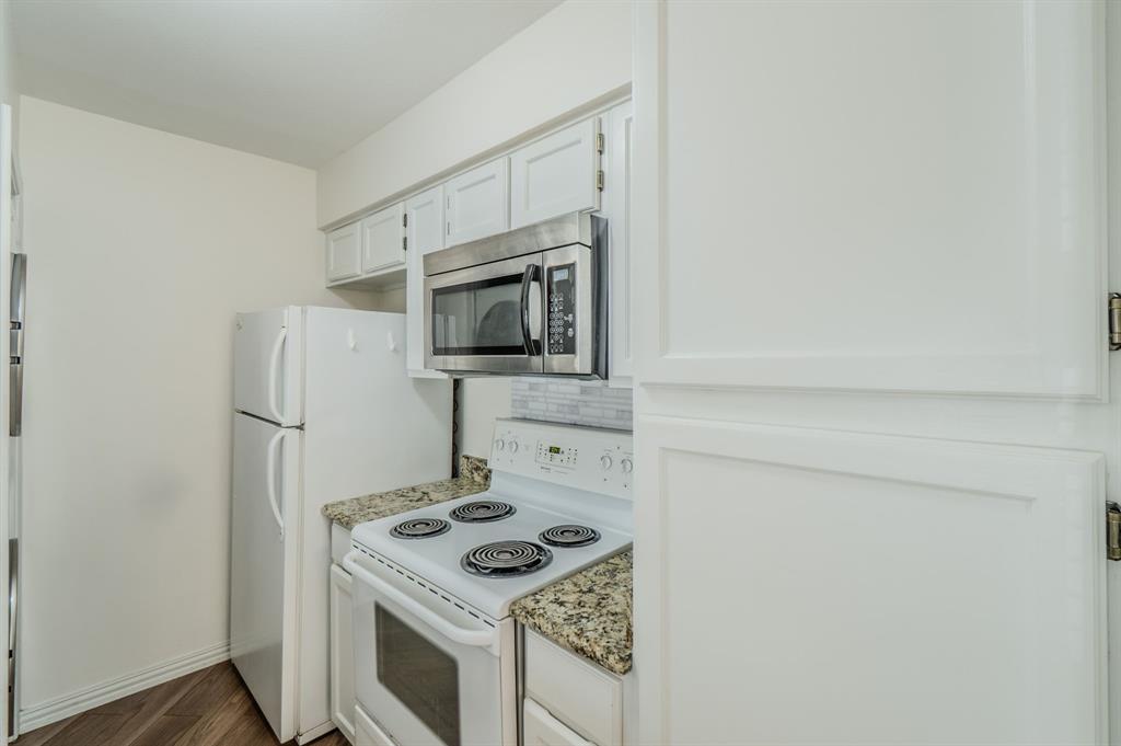 Oaks On Montfort Condos - Residential
