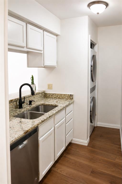 Oaks On Montfort Condos - Residential