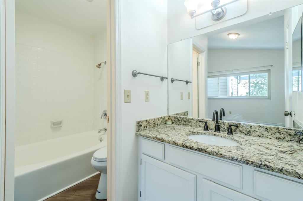 Oaks On Montfort Condos - Residential