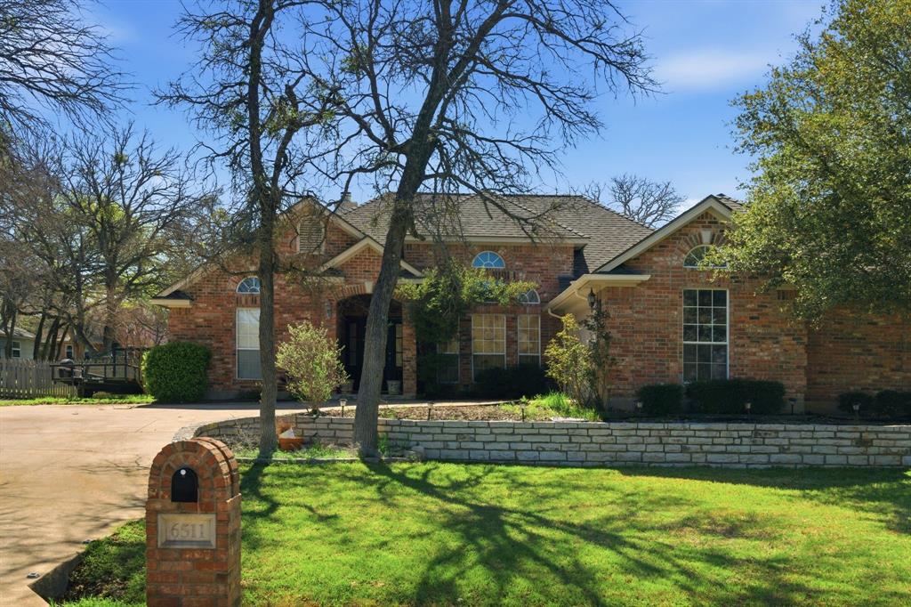 In the beautiful coveted Pecan Plantation this home is nestled among large mature trees, this beautiful
home offers charm, comfort and thoughtful design throughout.
The property features lush, well-maintained landscaping and a sprinkler system.
The spacious layout includes a bright kitchen with a cozy breakfast area perfect for everyday dining and a
separate formal dining ideal for entertaining.The primary suite offers a large walk- in shower and closet .
Additional highlights include a side-entry garage which enhances curb appeal and functionality.