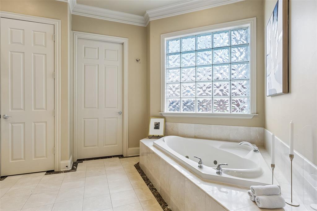 Oaktree Ph Four - Residential