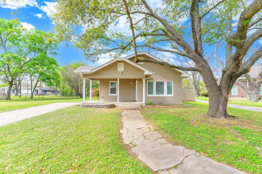 Step into this adorable cottage nestled in one of Cleburne’s most sought-after original, established neighborhoods. This well-maintained home offers 2 nicely sized bedrooms and a spacious full bath, along with a large open kitchen featuring abundant cabinetry, an island, and a brand-new stove and refrigerator. Thoughtful updates include new siding, gutters, a Class 4 roof, newer HVAC and water heater, and new windows along the north side of the home. Ceiling fans throughout add comfort and efficiency.
Sitting on an oversized lot, the property boasts a generous fenced backyard—perfect for pets, gardening, or outdoor entertaining. With its blend of charm, updates, and location, this cottage is ready to welcome its next owner.