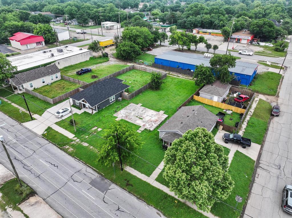 Residential lot located near downtown Sherman with convenient access to shopping, dining, schools, and major roadways. Great opportunity for a future homesite or investment property in a growing area. Buyer and buyer’s agent to verify availability of utilities, zoning, restrictions, and all development requirements. Information deemed reliable but not guaranteed.