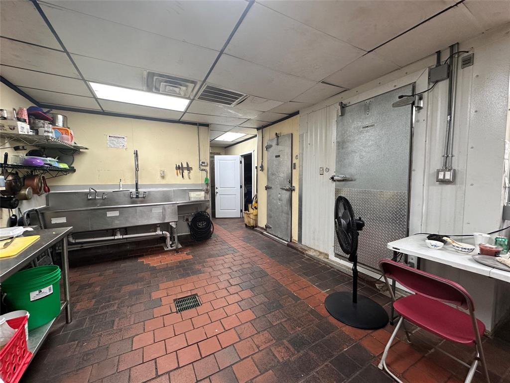 Minor Rep Star Crest Shoppi - Commercial Sale