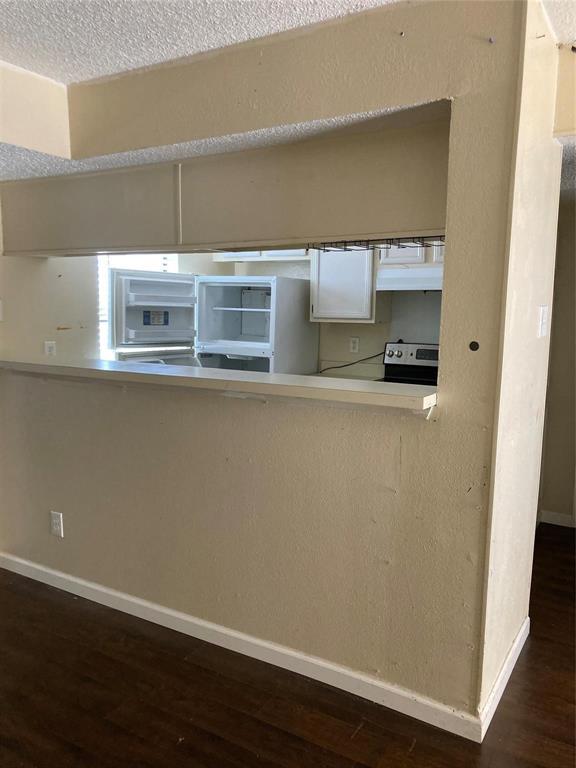 Nob Oak Condo - Residential