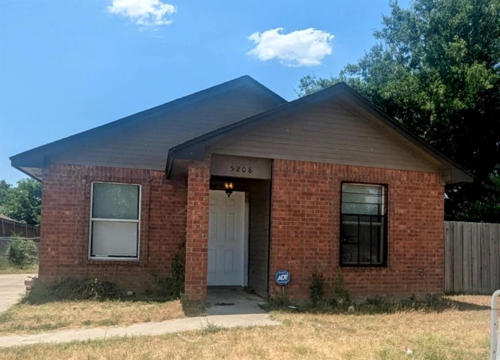 BUYERS FINANCING FELL THROUGH...Charming 4 Bedroom 2 Bath home located in the heart of Fort Worth. Offering both comfort and convenience. Kitchen offers a breakfast bar adjacent to dining making it great for family gatherings. Large back yard for dogs and kids to run and play. Property is located close to shopping, parks and schools. Don't miss an opportunity to show this one.