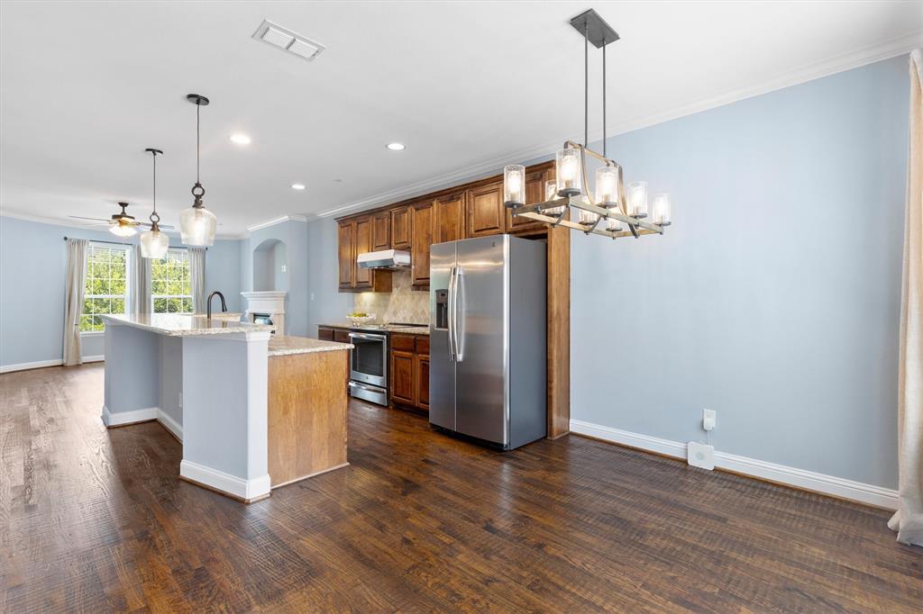 Brownstones At Vista Ridge Con - Residential