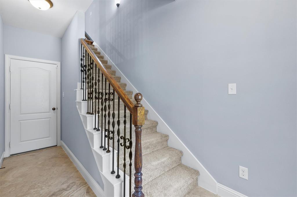 Brownstones At Vista Ridge Con - Residential