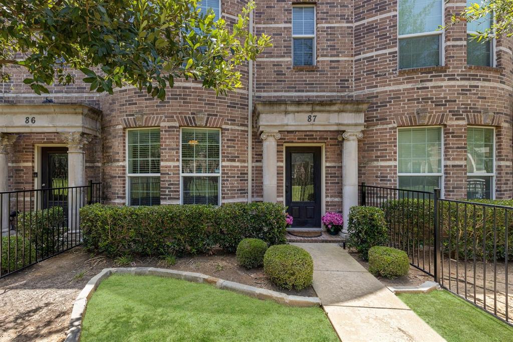 Brownstones At Vista Ridge Con - Residential