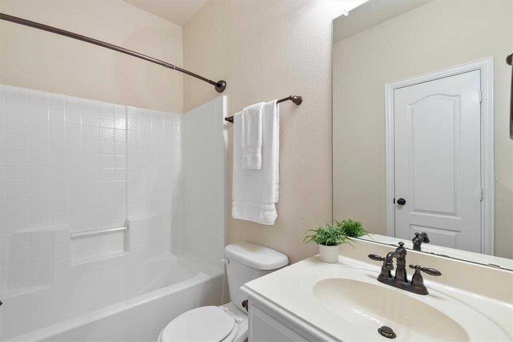Brownstones At Vista Ridge Con - Residential