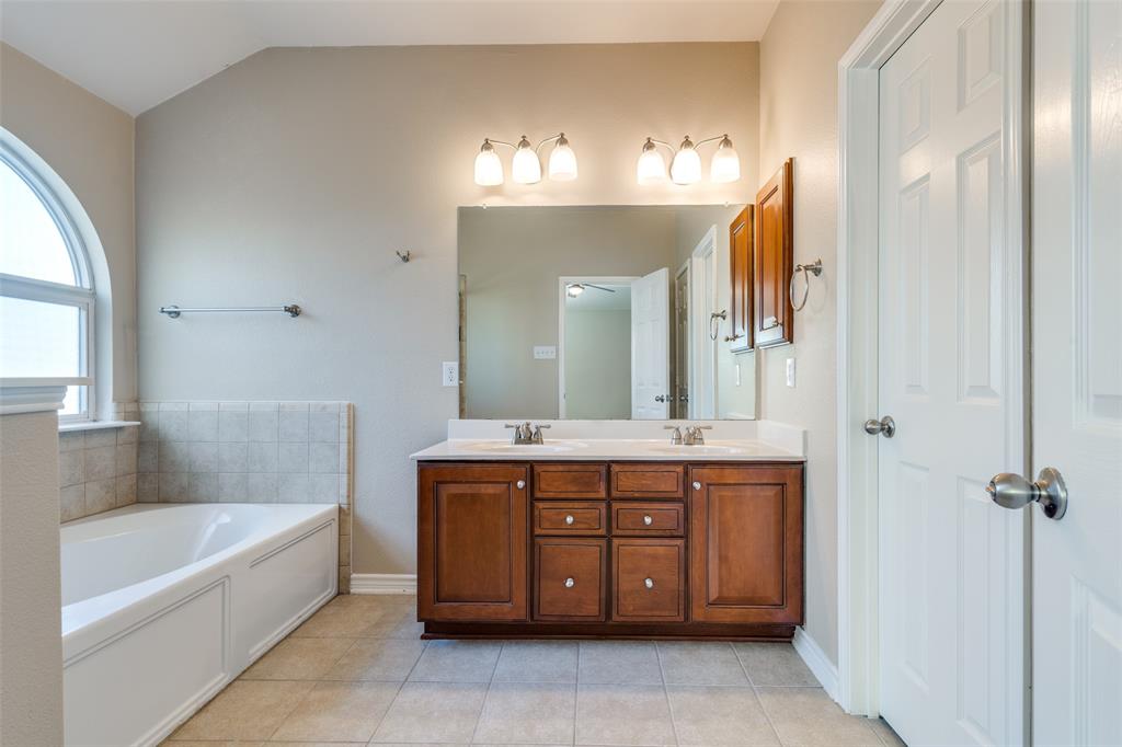 The Cascades At The Legends Ph - Residential