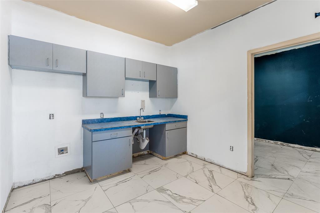 Doss Add - Commercial Sale