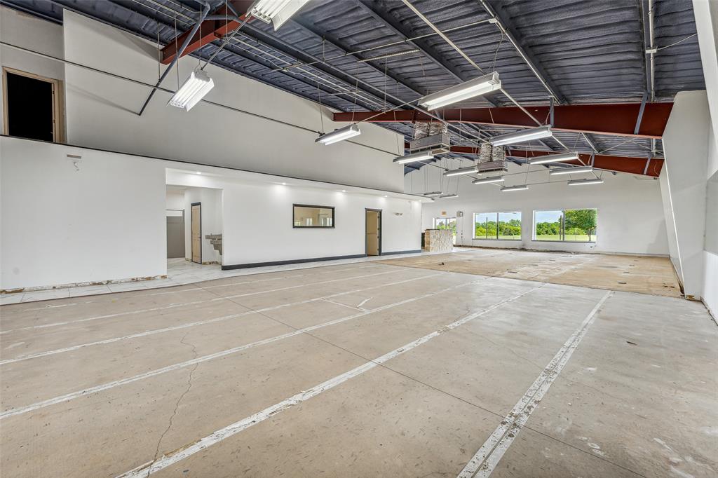 Doss Add - Commercial Sale
