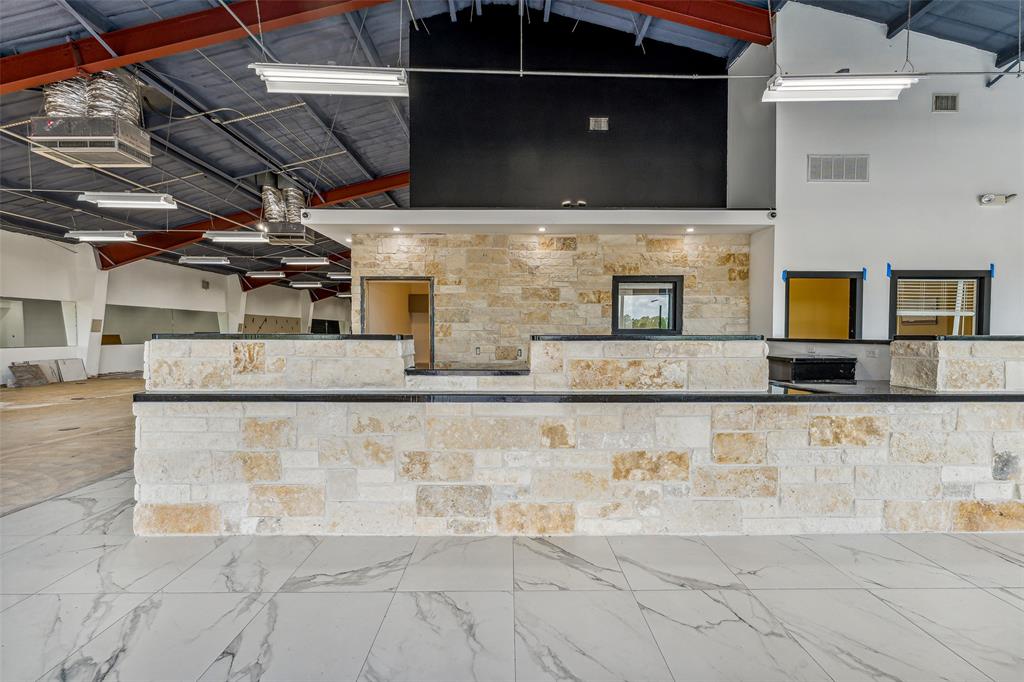 Doss Add - Commercial Sale