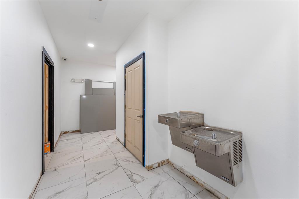 Doss Add - Commercial Sale