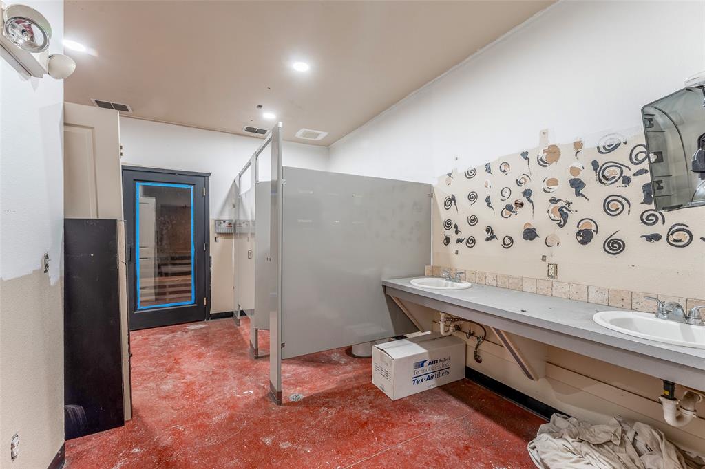 Doss Add - Commercial Sale