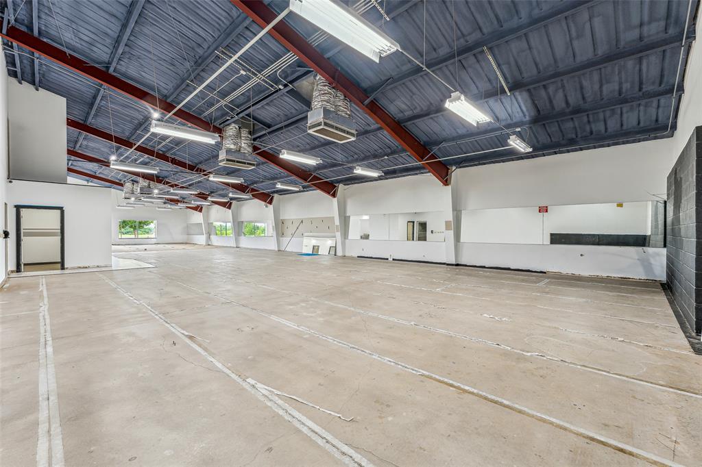 Doss Add - Commercial Sale