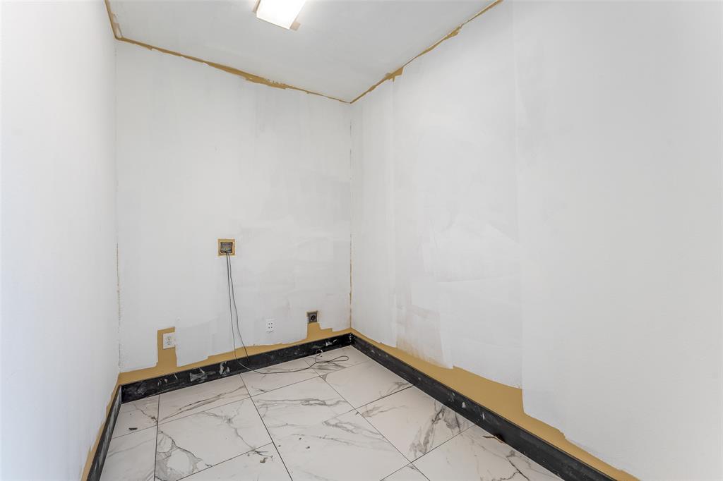 Doss Add - Commercial Sale