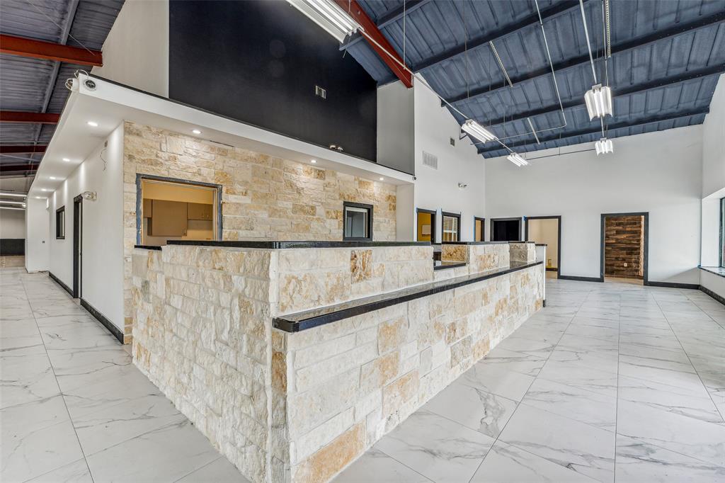 Doss Add - Commercial Sale