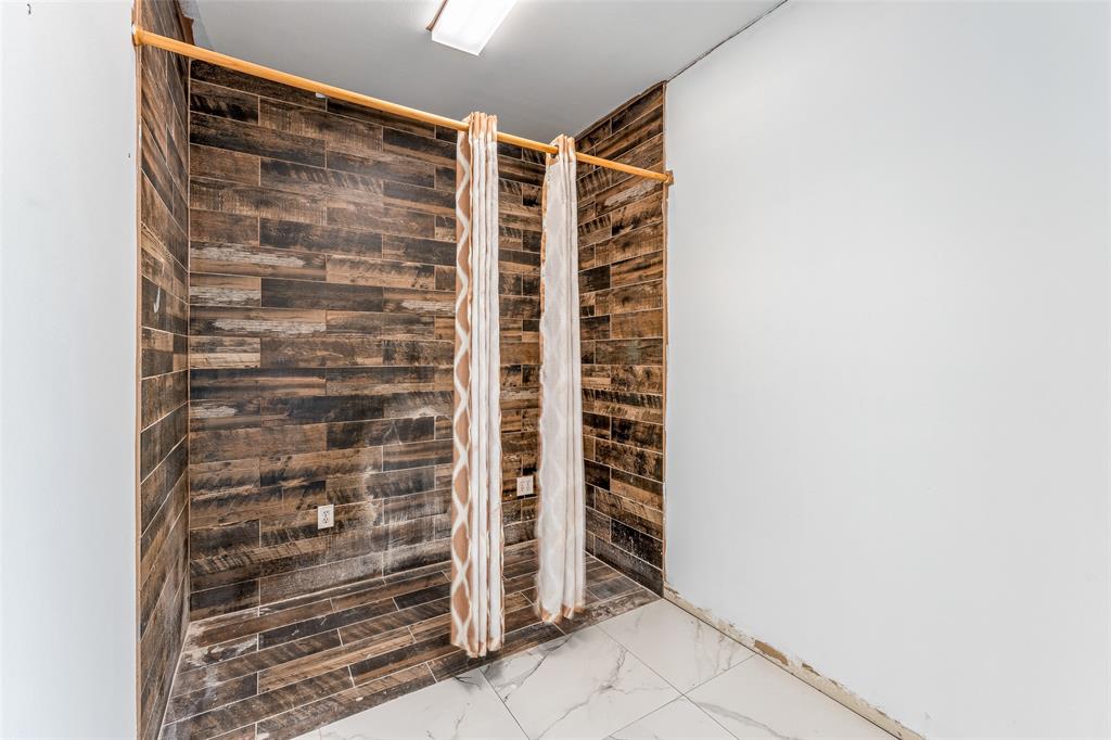 Doss Add - Commercial Sale