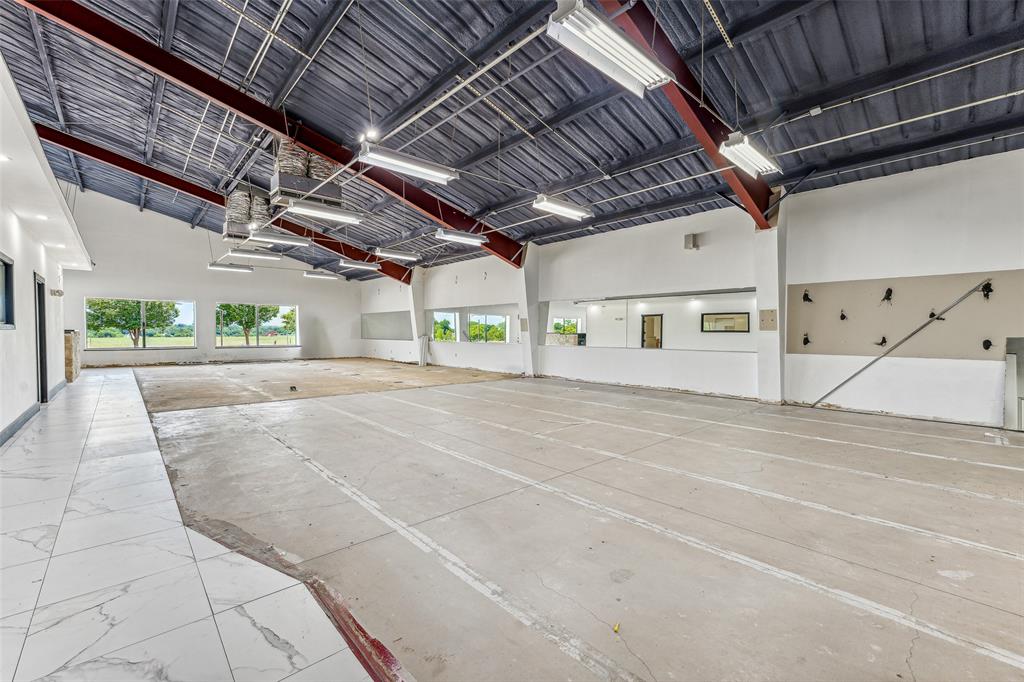 Doss Add - Commercial Sale