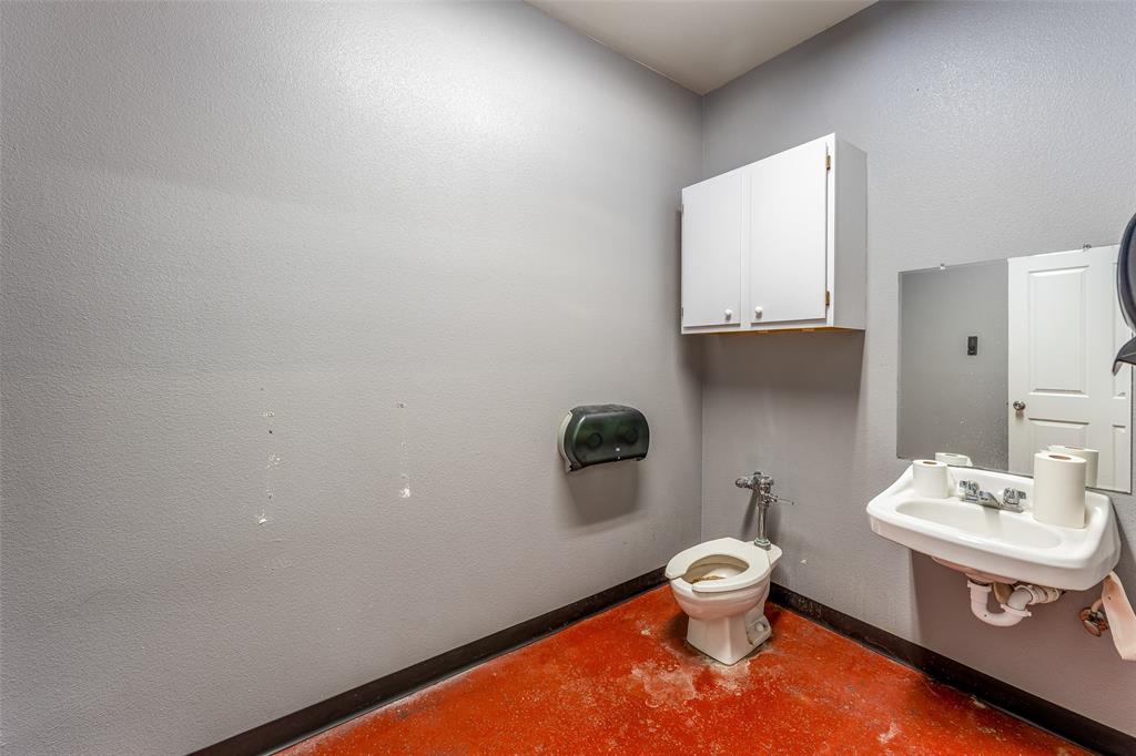 Doss Add - Commercial Sale