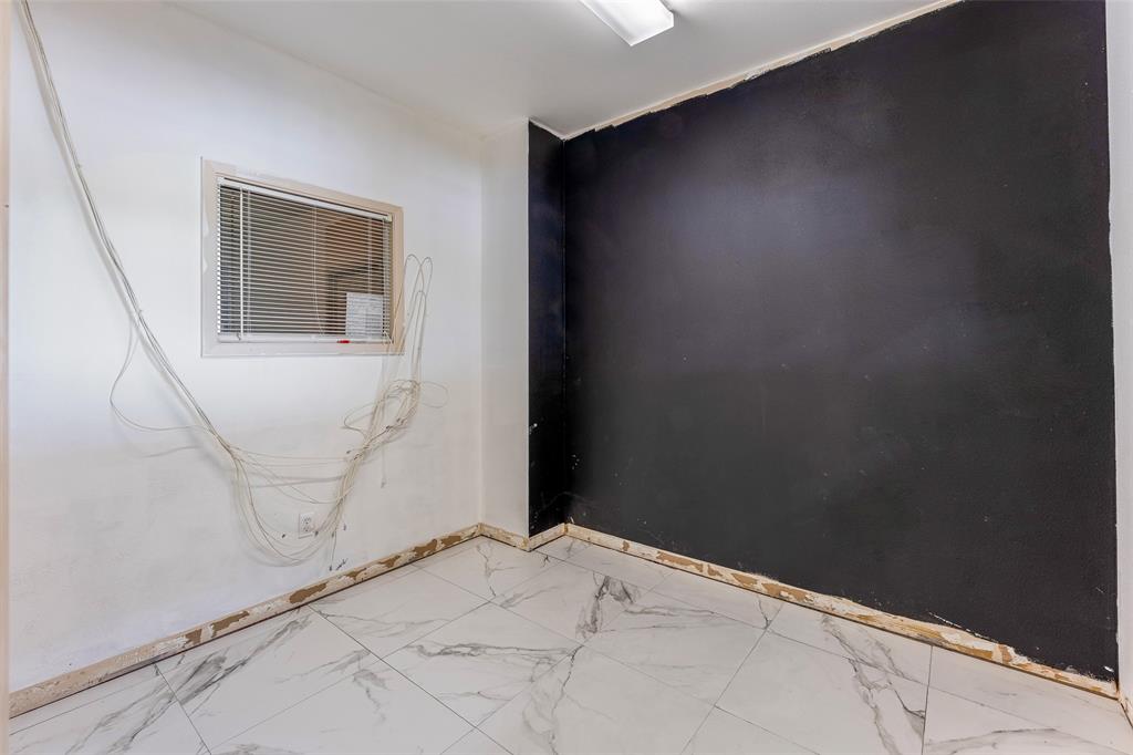 Doss Add - Commercial Sale