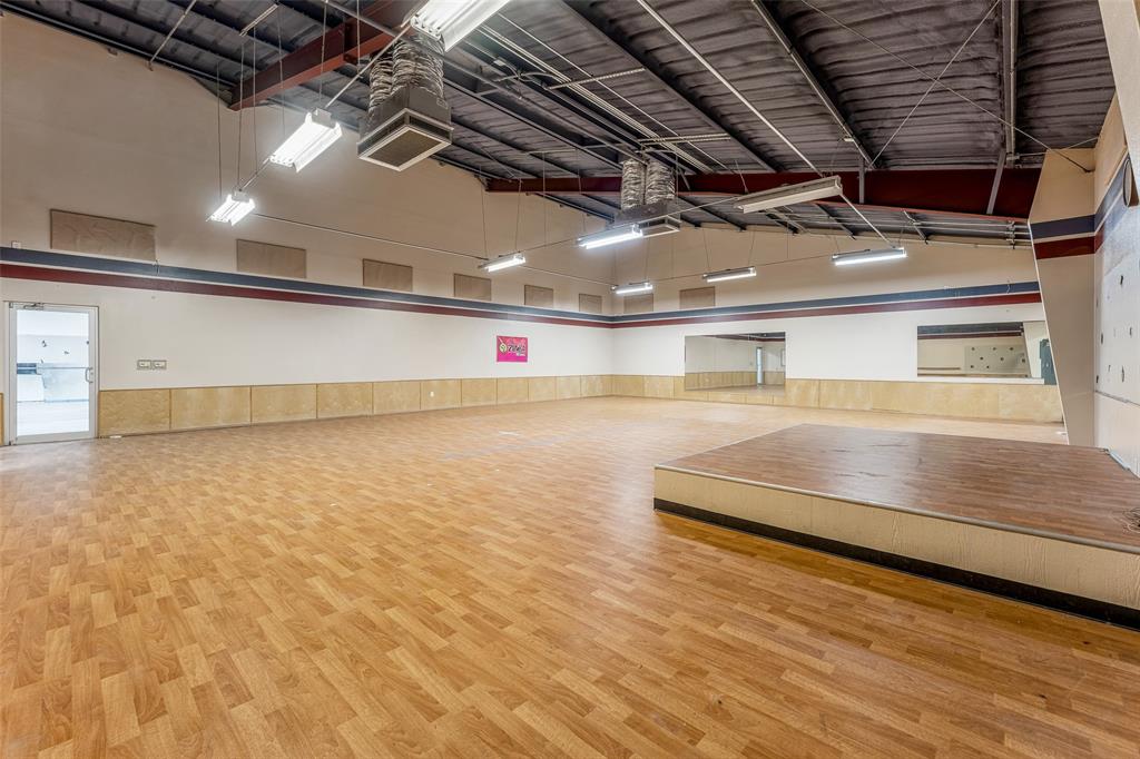 Doss Add - Commercial Sale