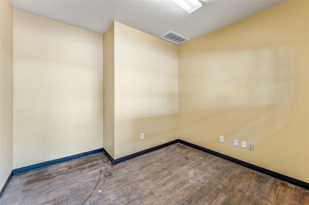 Doss Add - Commercial Sale