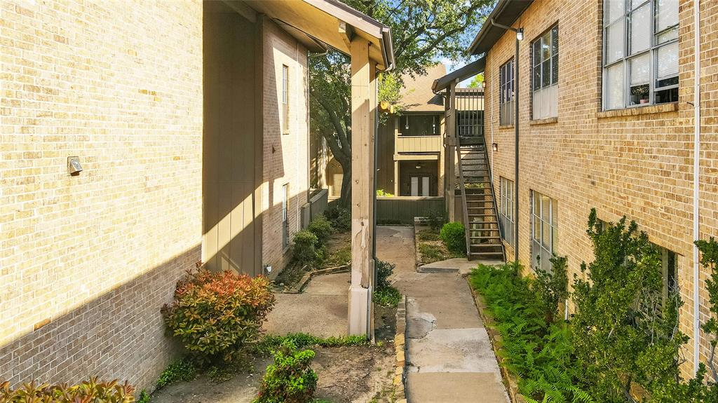High Hollows Condo - Residential