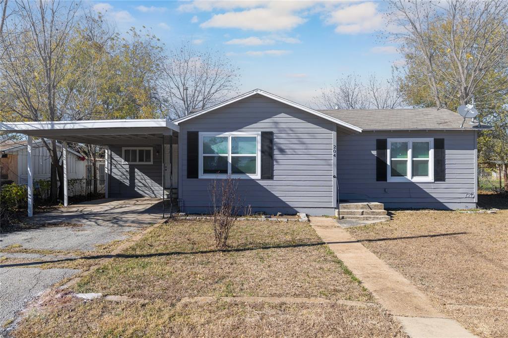 Fresh exterior paint December 2025! Reduced $15,000 for quick sale.  This charming 3-bedroom, 2-bath gem was fully updated in 2018 and is move-in ready. Nestled in the highly desirable Early ISD district and just steps from the baseball fields, it’s perfect for anyone looking for a convenient, friendly neighborhood.

Inside, you’ll love the open floor plan, filled with natural light and durable hardwood laminate floors. The kitchen comes complete with stainless steel appliances—and yes, all appliances stay, including the washer and dryer!

Step outside to a spacious, fenced-in backyard that’s ideal for pets, backyard barbecues, or simply relaxing under the Texas sky.