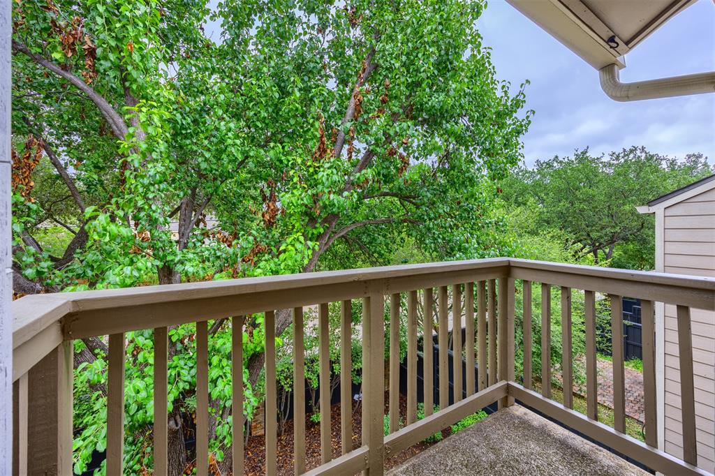 Oaks On Montfort Condos - Residential