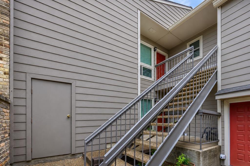 Oaks On Montfort Condos - Residential
