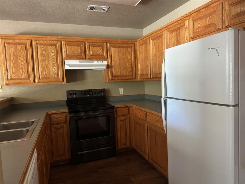 Runaway Bay Unit 7a - Residential