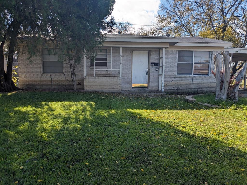 House needs to be updated and is priced as such. Great for first time buyers or investors looking to add to their portfolio.
