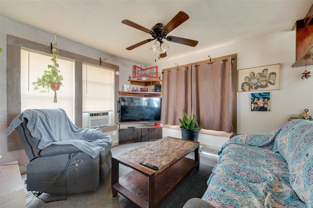 Town Cedar Hill Original Of - Residential