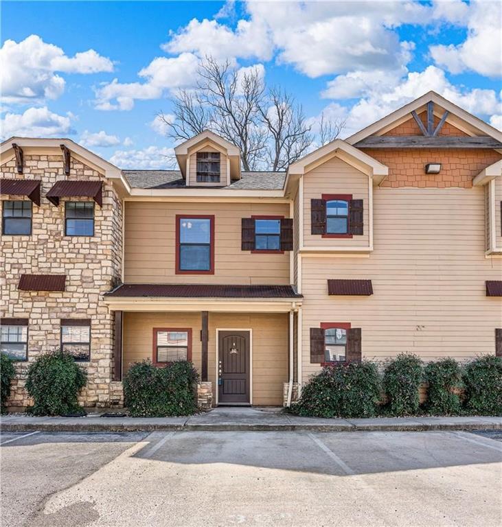 A fantastic opportunity at Baylor University's premier property, Unit #841 at Bandera Ranch offers a 3 bedroom, 3 bathroom layout that's perfect for the investor seeking maximum returns or the Baylor parent looking to offset their student's housing costs. With amenities galore including: a lovely pool, hot tub, fire pit, tanning salon, gym, clubhouse, sand volleyball court, putting green, and beautiful, gated grounds; it doesn't get any better than this!     ~~~     Rare and coveted, this specular condo offers a ground floor suite comprised of ensuite bathroom and living room accessible bedroom.  Upstairs, two additional suites round out the spacious, airy, and comfortable floorplan.     ~~~     Here, all of the perks of home are available at your Baylor Student's home away from home.  With excellent upside and value, THIS is the condo to acquire!