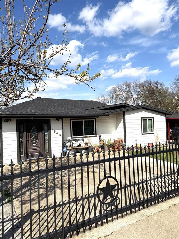 Charming 3-Bedroom Home with Bonus Room – Prime Location! Step into comfort and convenience in this inviting three bedroom, one bath residence. The spacious family and dining rooms create a warm, welcoming atmosphere perfect for gatherings. Enjoy a bright kitchen with ample cabinet space and a cozy breakfast nook featuring nice windows that bathe the space in natural light. The versatile bonus room offers endless possibilities—ideal for a home office, crafts, games, or relaxing retreat. Conveniently situated with quick access to I-20 and major roadways, this home makes commuting a breeze. Don’t miss your chance to make this wonderful property your new home!