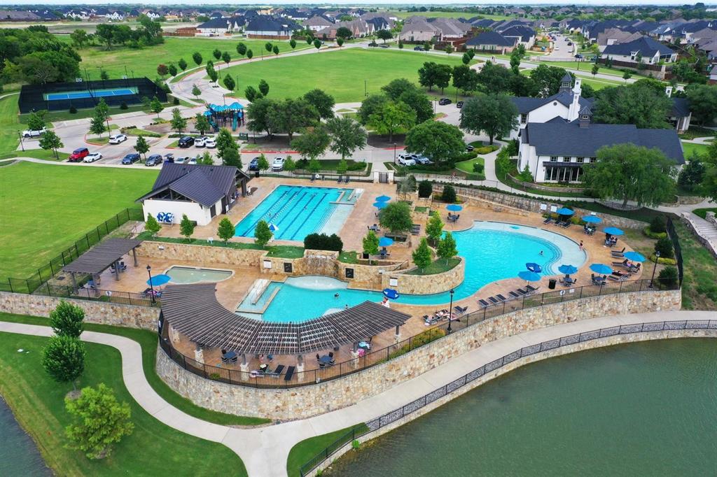 Mustang Lakes - Residential