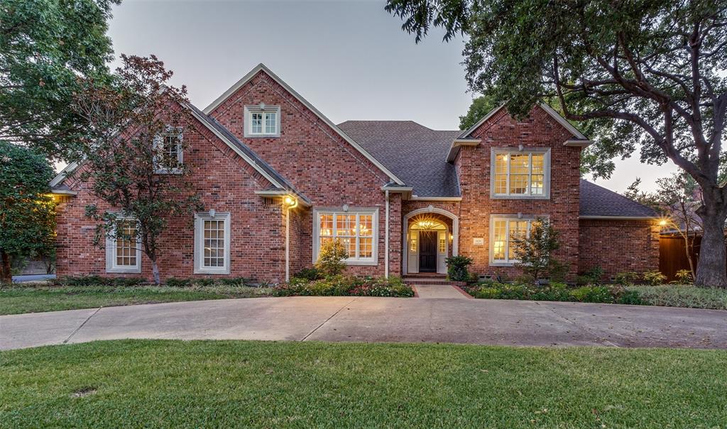 Quality built PIER+BEAM on a very private, oversize treed corner lot. Pool and large play yard. Walls of windows provide loads of natural sunlight into family room, kitchen, breakfast room, living area and master. Rich hardwood floors throughout most of the downstairs. The expansive island kitchen was totally redone in 2016 creating a dream kitchen with a huge island anchoring the space with tons of custom storage, Wolf and SubZero appliances, warming drawer and butlers pantry with beverage chiller. The breakfast area overlooks a charming small patio and beautifully landscaped grounds and a wall of French doors in the living room opens to the huge patio with 45 feet of heated, retractable screened patio space perfect for outdoor entertaining! Pool, spa and lots of green play space. 3 car garage and circle drive. Five oversized bedrooms, 3 with ensuite baths and the game room complete the upstairs. Tons of storage! See the list of recent updates on transaction desk.
