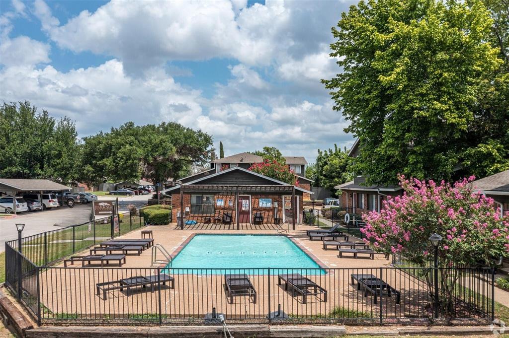 Parkside Condos - Residential