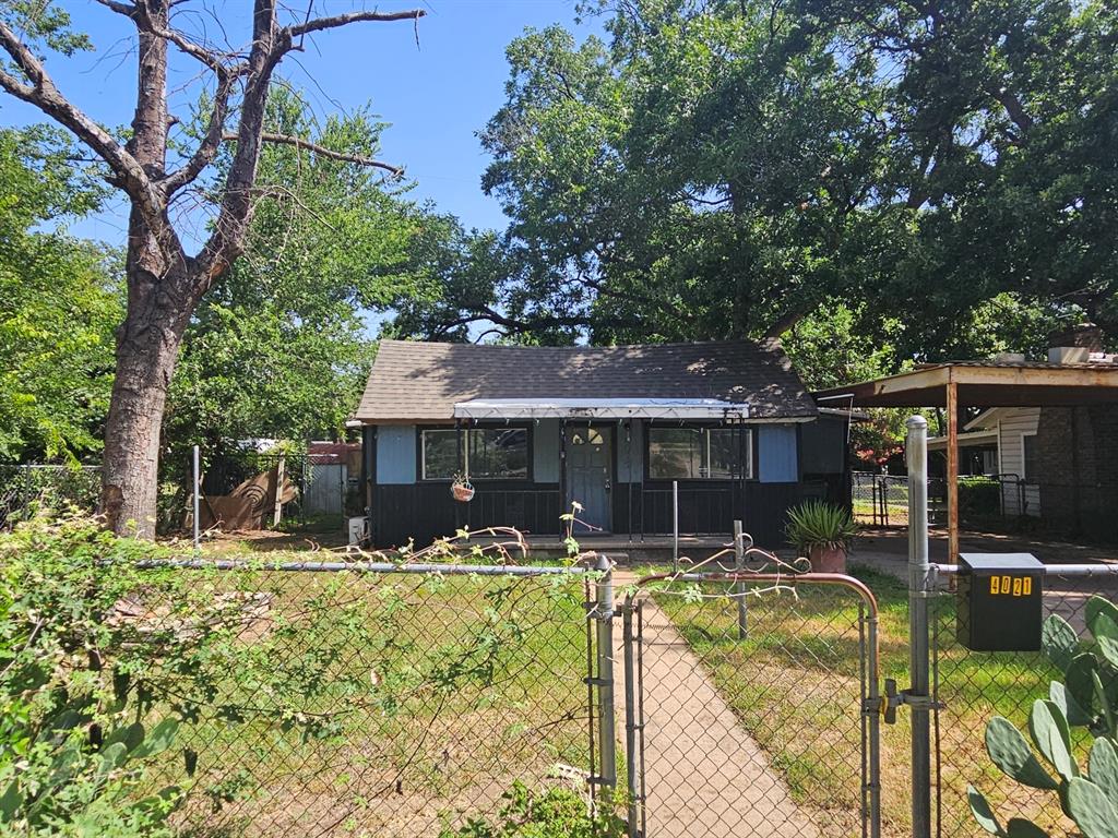 OWNER FINANCING AVAILABLE! Unlock the potential of this cozy 2-bedroom, 1-bath home perfect for investors, DIY enthusiasts, or first-time buyers looking to create their own space.  Outside enjoy a spacious backyard offering endless potential.