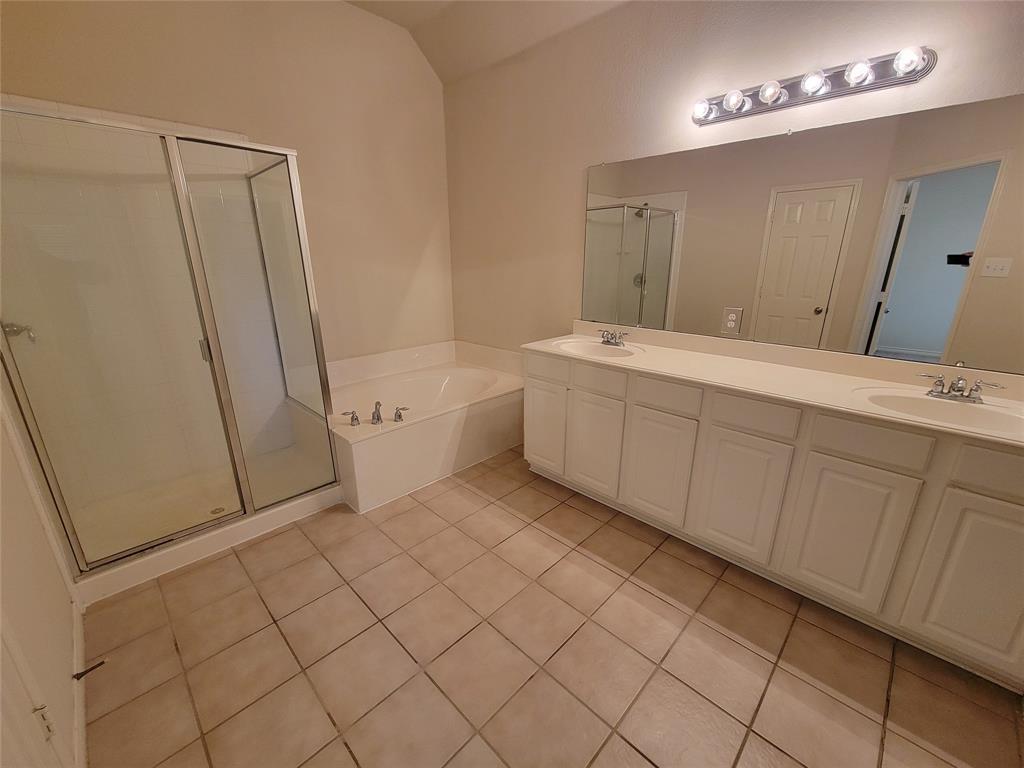 QUEENS GATE - Residential Lease