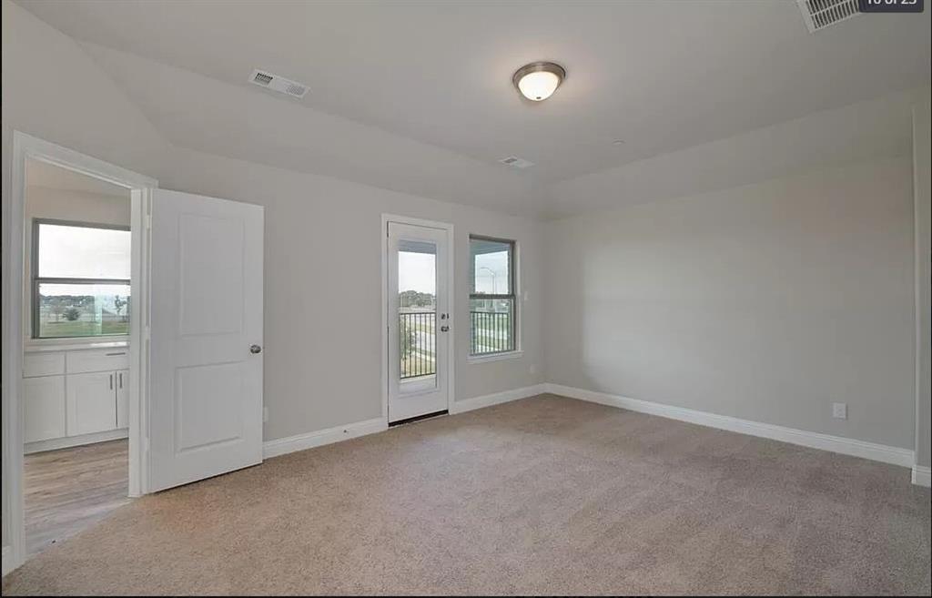 VILLAGES OF PRAIRIE COMMONS WEST, - Residential Lease