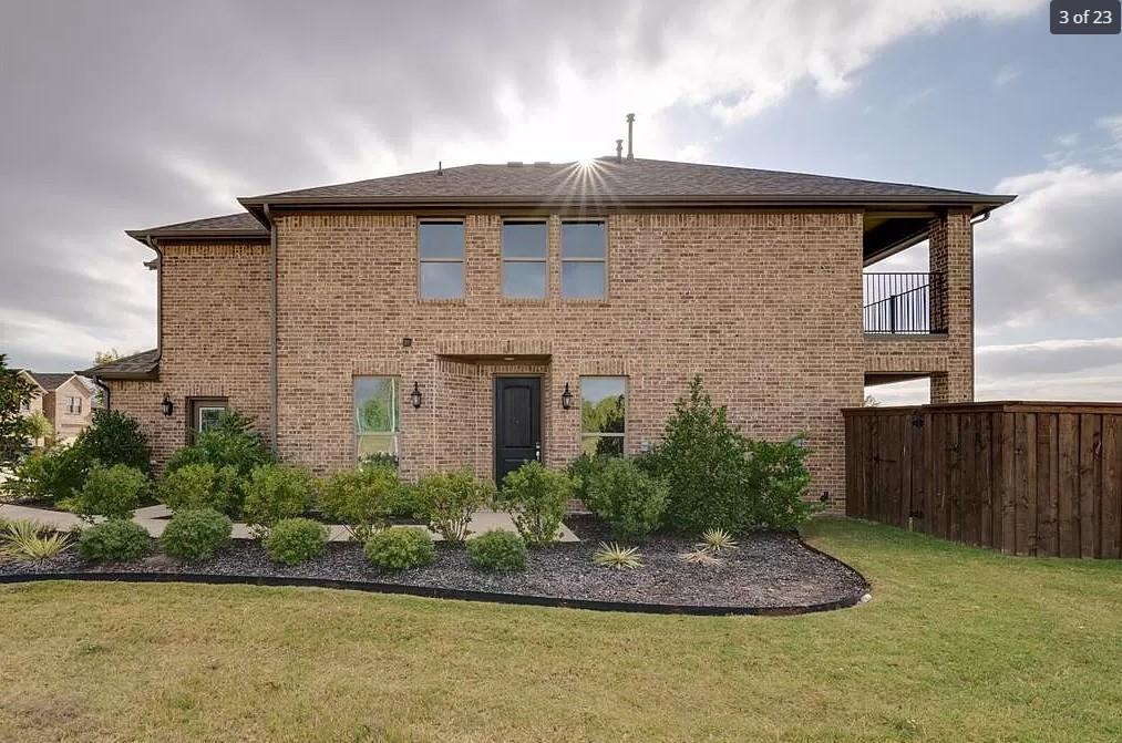 VILLAGES OF PRAIRIE COMMONS WEST, - Residential Lease