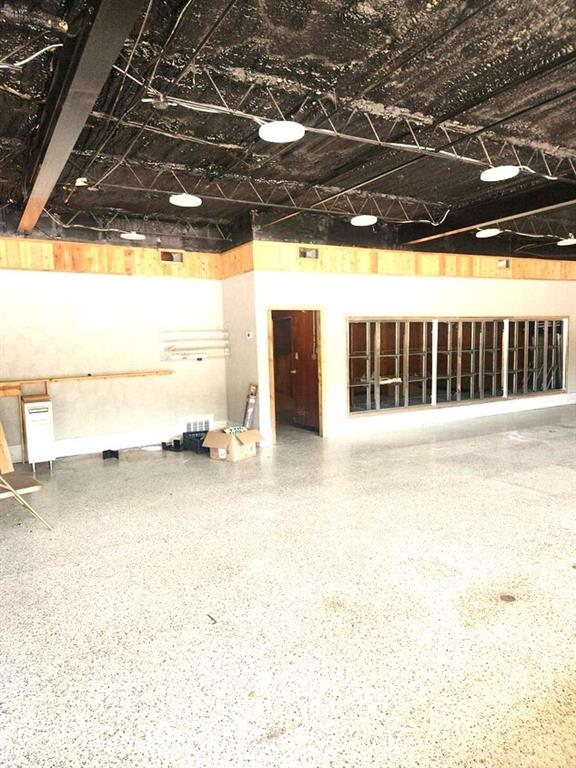 Oaks the Arlington - Commercial Sale