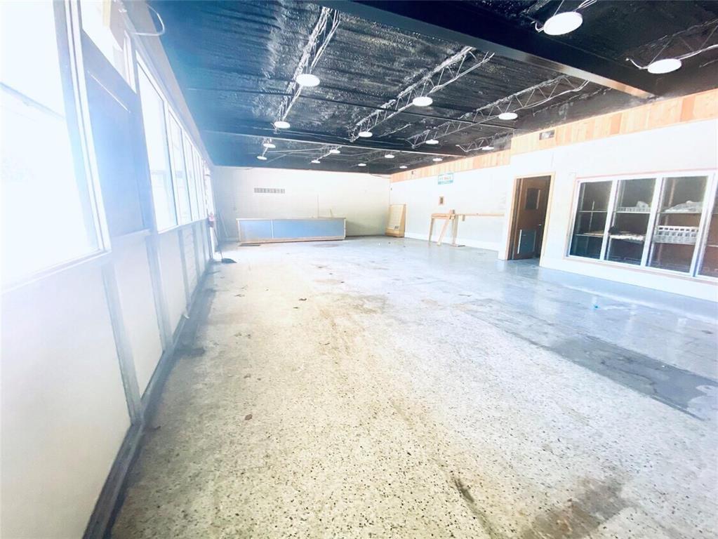Oaks the Arlington - Commercial Sale