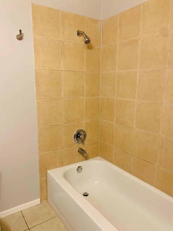 Arapaho East 01 Rev - Residential Lease