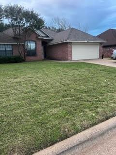 3bedroom 2 bath home ready for move in.